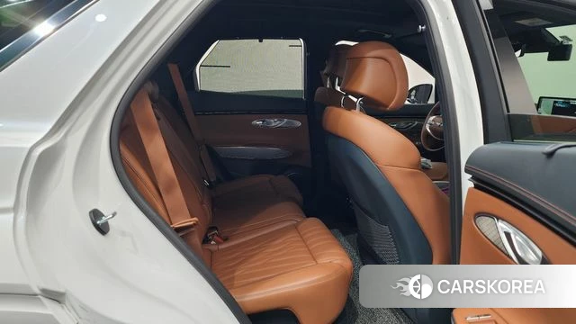 Genesis GV70 2023 Белый из Кореи, фото 2