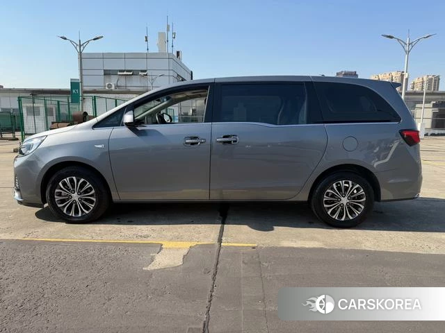 Buick GL8 2021 Темно-серый из Китая, фото 2