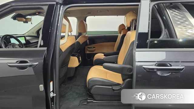 Kia Carnival 4th generation 2023 Серый из Кореи, фото 2