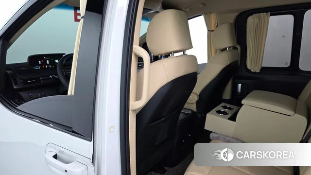 Hyundai Staria 2025 Белый из Кореи, фото 2