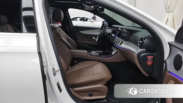 Mercedes-Benz E-Class W213 2020 Белый из Кореи, фото 2