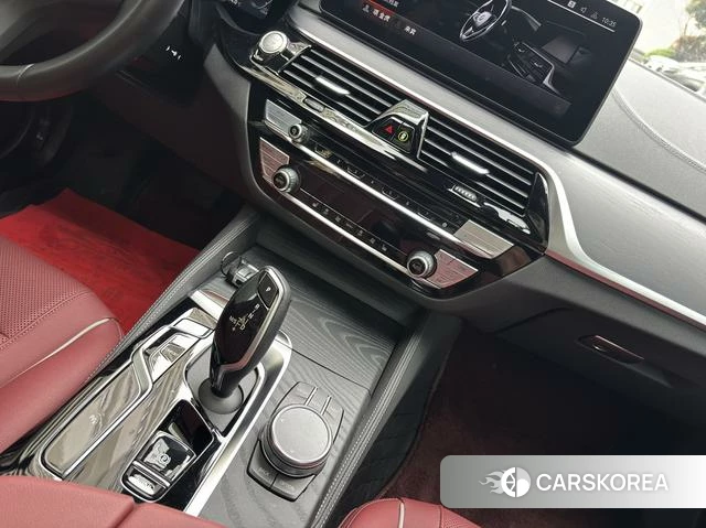 BMW 5 series 2023 Черный из Китая, фото 2