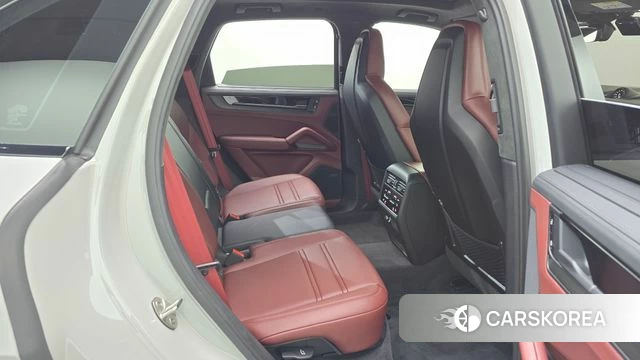 Porsche Cayenne (PO536) 2025 Серебристо-серый из Кореи, фото 2