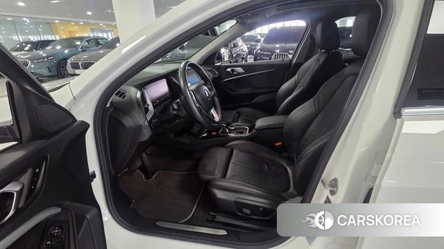 BMW 1 Series (F40) 2021 Белый из Кореи, фото 2
