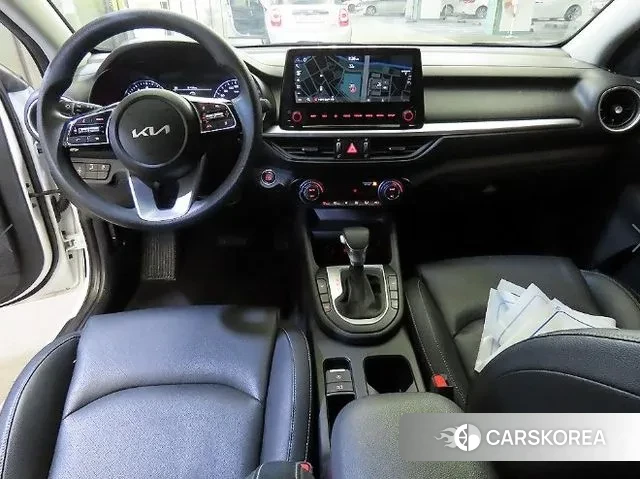 Kia The New K3 2nd generation 2021 Белый из Кореи, фото 2