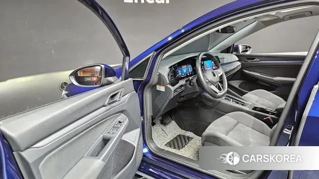 Volkswagen Golf 8th Generation 2022 Синий из Кореи, фото 2