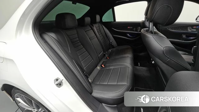 Mercedes-Benz E-Class W213 2022 Белый из Кореи, фото 2