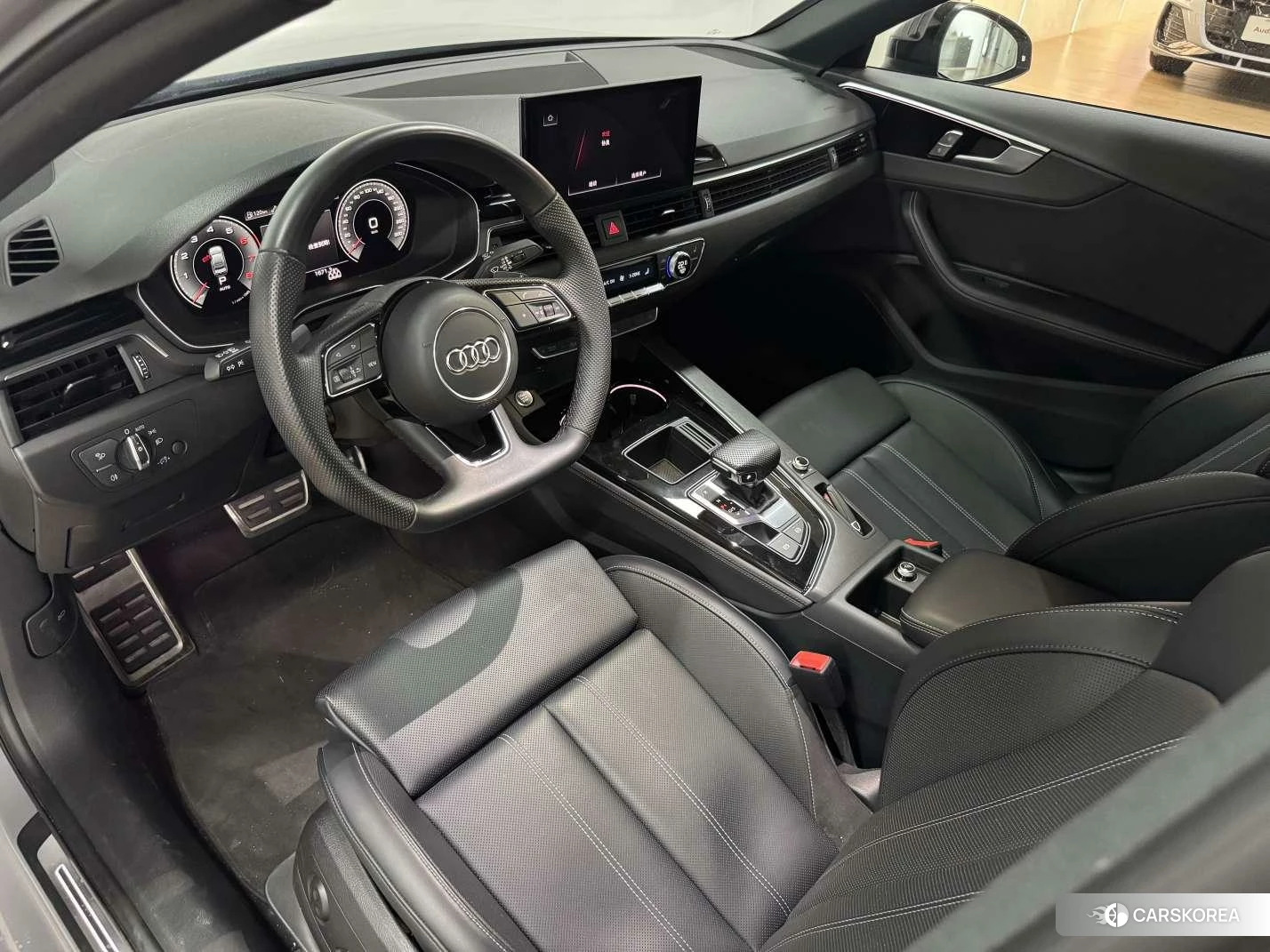 Audi A4L 2023 Темно-серый из Китая, фото 2