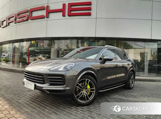 Porsche Cayenne E-Hybrid 2021 Темно-серый из Китая, фото 2