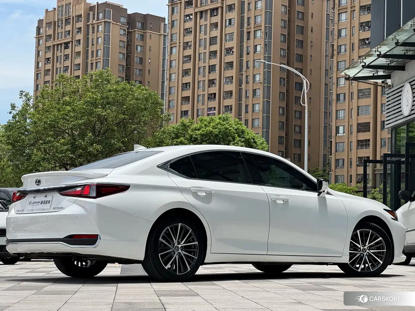 Lexus ES 2023 Белый из Китая, фото 2