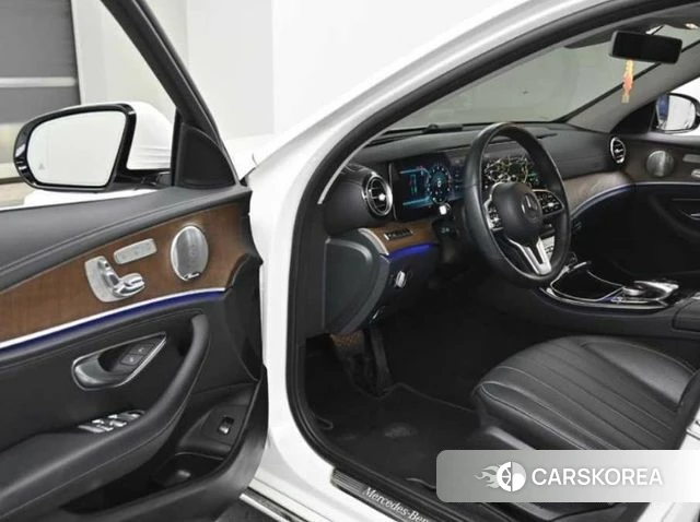 Mercedes-Benz E-Class W213 2019 Белый из Кореи, фото 2