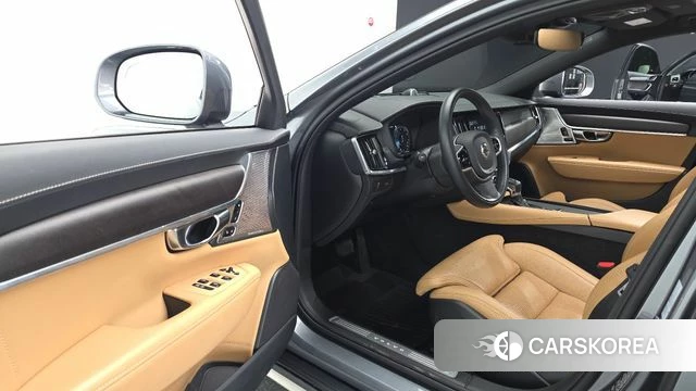 Volvo V90 Cross-Country 2020 Серебристо-серый из Кореи, фото 2