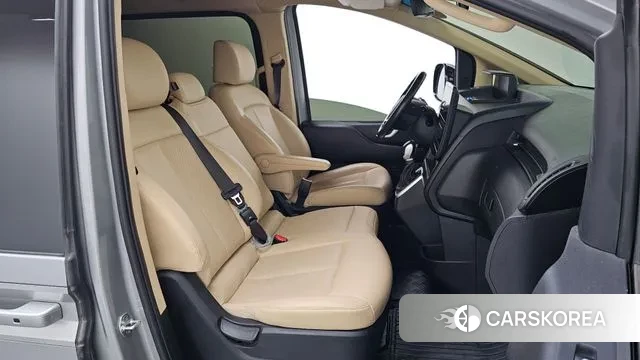 Hyundai Staria 2022 Серебряный из Кореи, фото 2