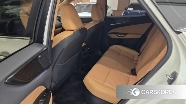Lexus NX350h Second generation 2025 Белый из Кореи, фото 2