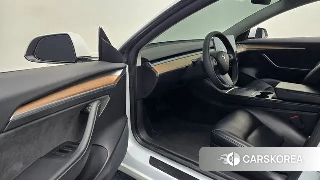 Tesla Model 3 2021 Белый из Кореи, фото 2