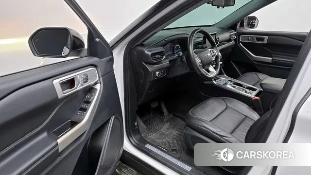 Ford Explorer 6th Generation 2021 Белый из Кореи, фото 2