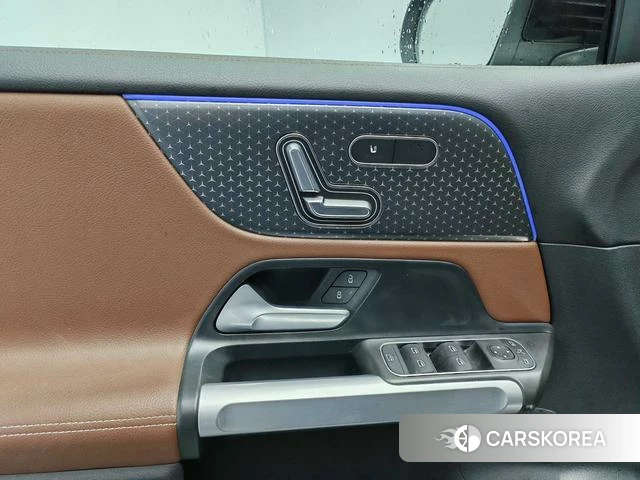 Mercedes-Benz GLB 2025 Черный из Китая, фото 2