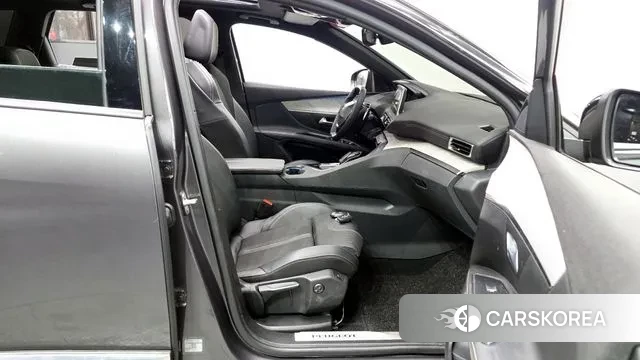 Peugeot 5008 second generation 2022 Серый из Кореи, фото 2