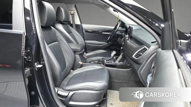 Kia Seltos 2021 Черный из Кореи, фото 2