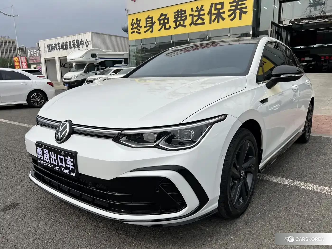 Volkswagen Golf 2024 Белый из Китая, фото 2