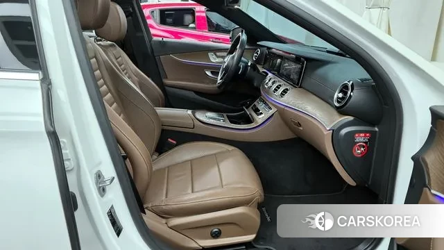 Mercedes-Benz E-Class W213 2021 Белый из Кореи, фото 2