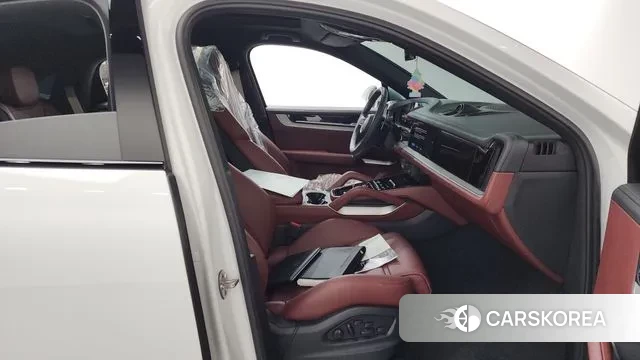 Porsche Cayenne (PO536) 2024 Белый из Кореи, фото 2