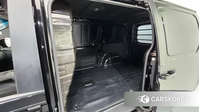 Hyundai Staria 2022 Черный из Кореи, фото 2