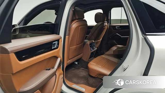 Porsche Cayenne (PO536) 2021 Жемчужный цвет из Кореи, фото 2