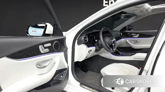 Mercedes-Benz E-Class W213 2023 Белый из Кореи, фото 2