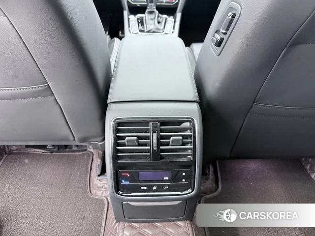 Volkswagen Magotan PHEV 2023 Черный из Китая, фото 2