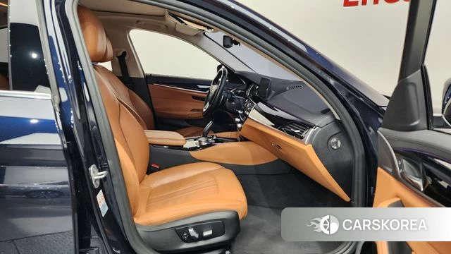 BMW 5 Series (G30) 2018 Синий из Кореи, фото 2