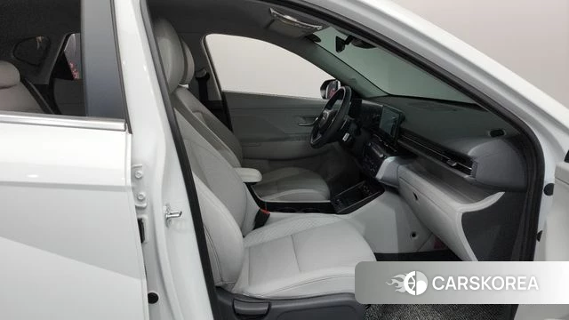 Hyundai Kona (SX2) 2025 Белый из Кореи, фото 2