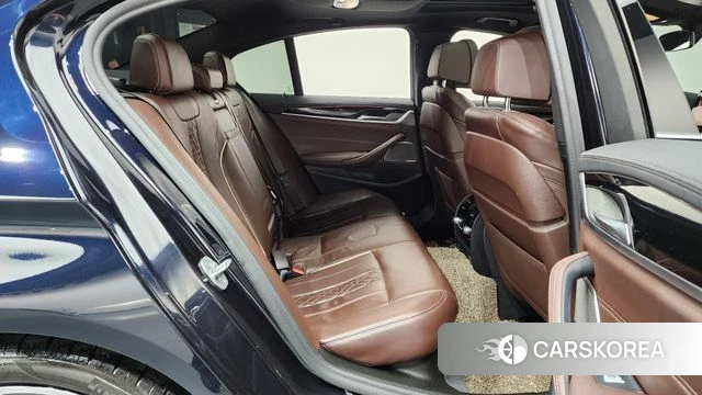 BMW 5 Series (G30) 2021 Черный из Кореи, фото 2