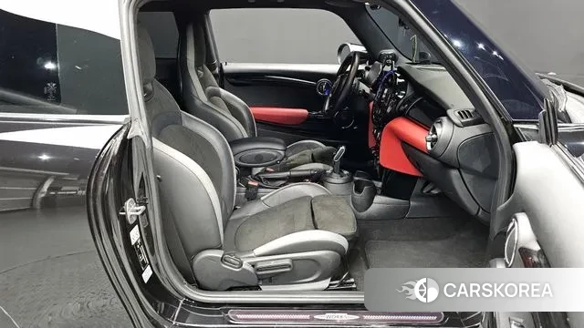 Mini Cooper S 2020 Черный из Кореи, фото 2