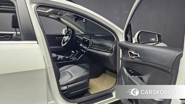 Kia Sportage 5th Generation 2023 Белый из Кореи, фото 2