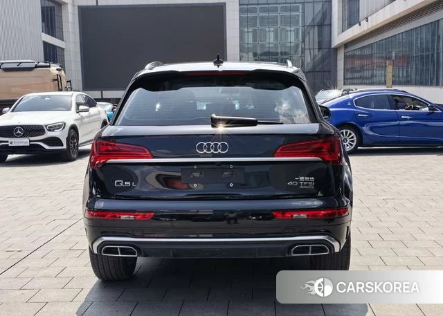 Audi Q5L 2022 Черный из Китая, фото 2