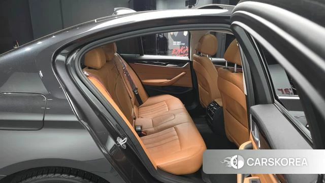 BMW 5 Series (G30) 2019 Серый из Кореи, фото 2