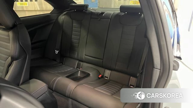 BMW 2 Series (G42) 2023 Серебристо-серый из Кореи, фото 2