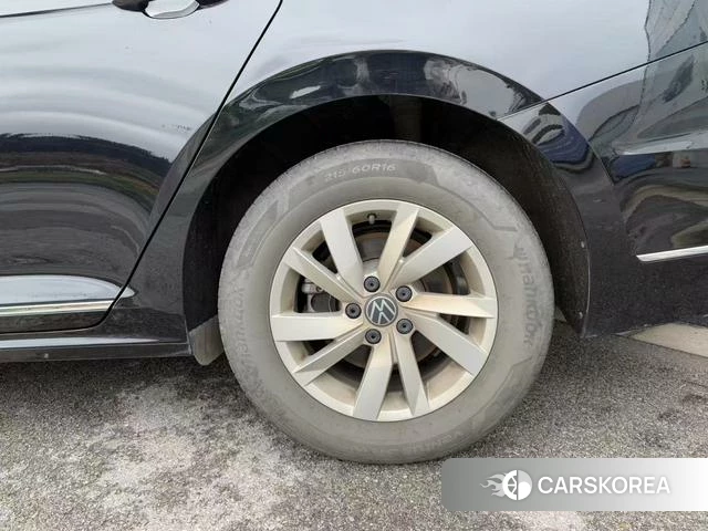Volkswagen Passat 2022 Черный из Китая, фото 2