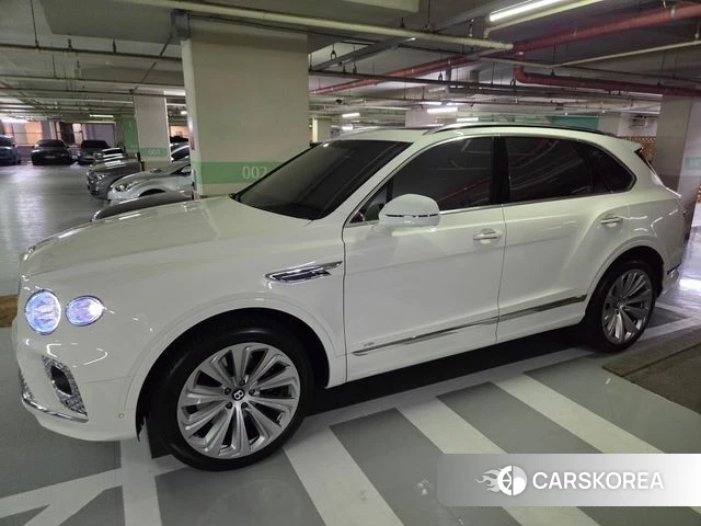 Bentley Bentayga 2021 Белый из Кореи, фото 2