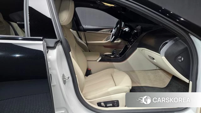 BMW 8 Series (G15) 2025 Черный из Кореи, фото 2