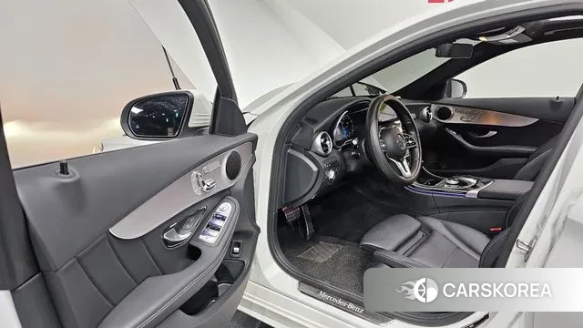 Mercedes-Benz C-Class W205 2021 Белый из Кореи, фото 2