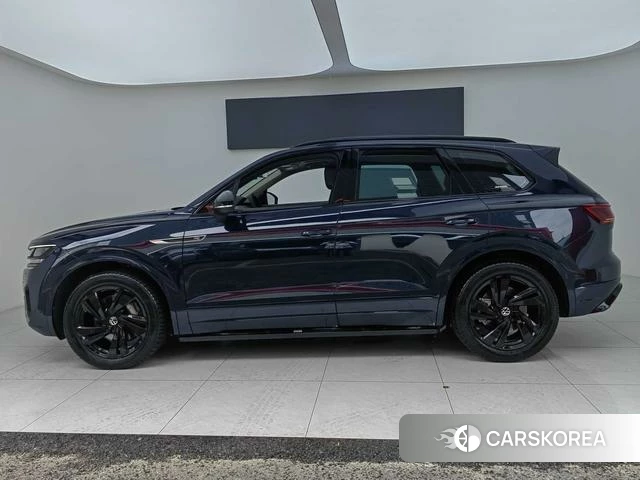 Volkswagen Touareg 2024 Синий из Китая, фото 2