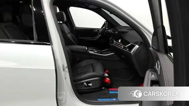 BMW X5 (G05) 2024 Белый из Кореи, фото 2