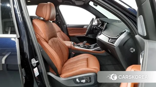 BMW X7 (G07) 2021 Черный из Кореи, фото 2