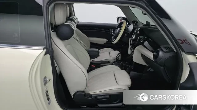 Mini Cooper S 2022 Жемчужный цвет из Кореи, фото 2