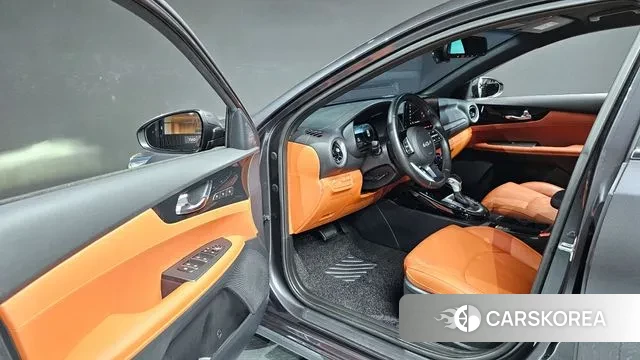 Kia The New K3 2nd generation 2022 Серый из Кореи, фото 2