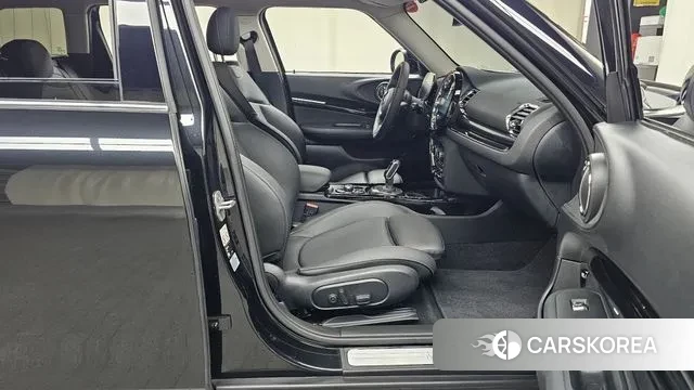 Mini Cooper Clubman 2024 Черный из Кореи, фото 2