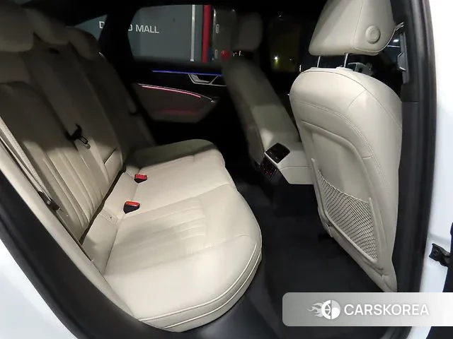 Audi A6 (C8) 2023 Белый из Кореи, фото 2