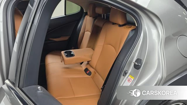 Lexus UX250h 2019 Песочный из Кореи, фото 2